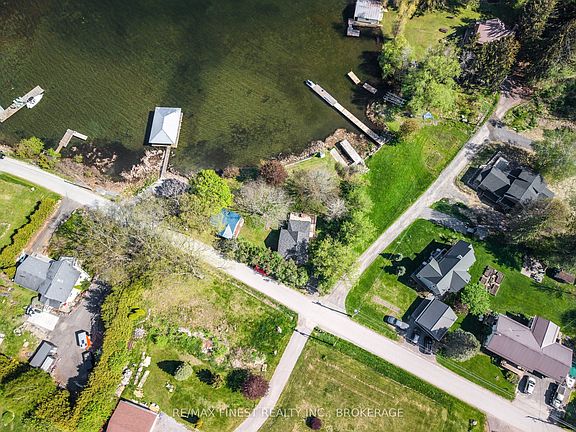 2nd image of 141 River Rd