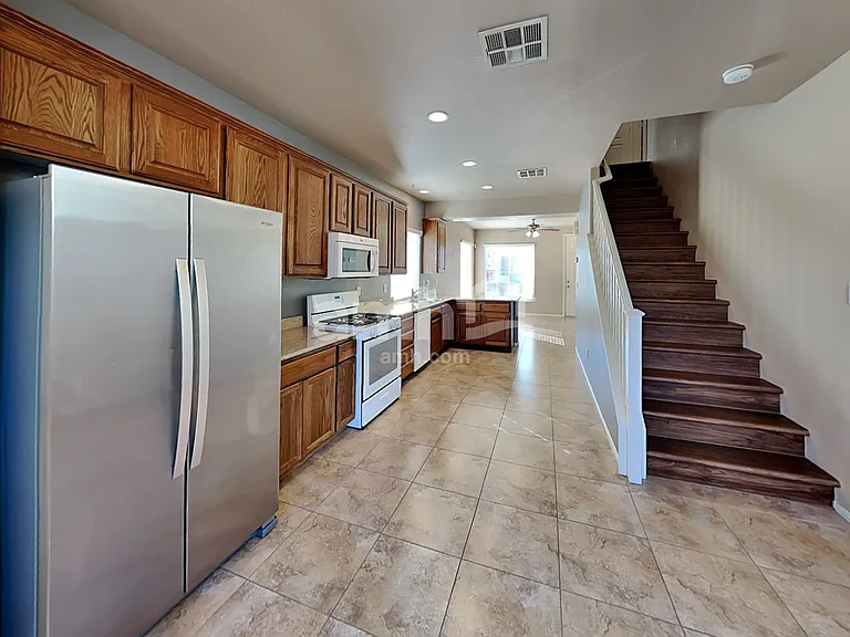 10382 September Flower St — Photo 4