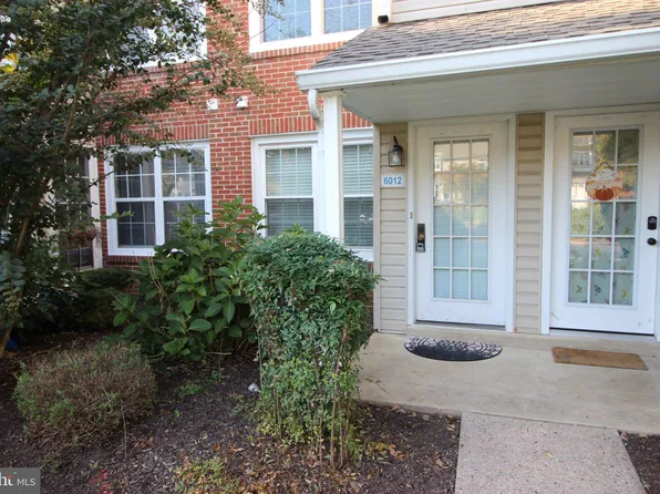 6012 Beacon Hill Dr, Holland, PA 18966