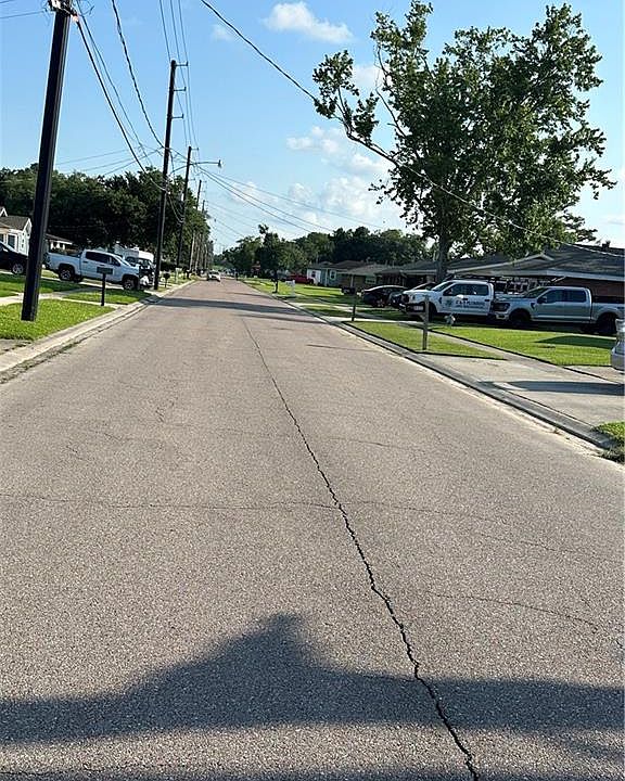 2nd image of 213 Destrehan Dr