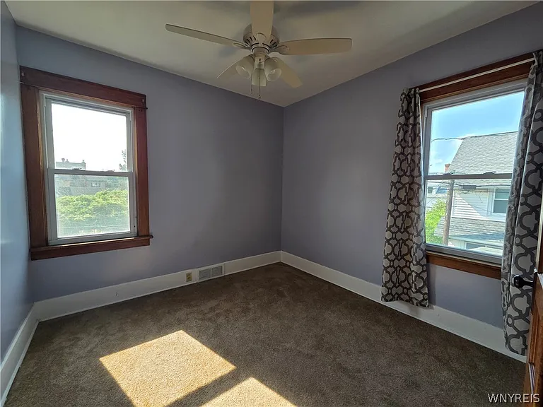 94 Parkwood Ave #2 — Photo 11