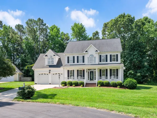 1605 Baneberry Ct, Willow Spring, NC 27592
