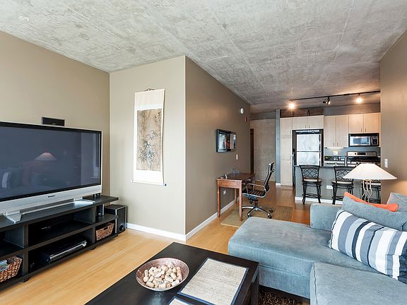 3rd image of 1845 S Michigan Ave Unit 1008
