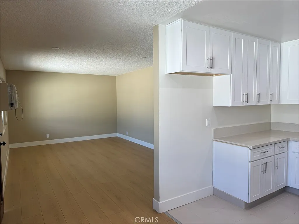 2 bed, 1.5 bath, 863 sqft, $2,400 — Photo 4