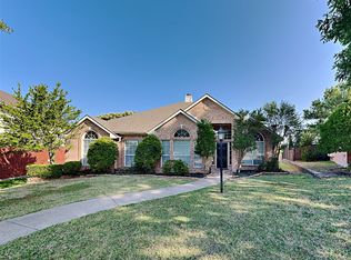 2403 Brookchase Dr, Mesquite, TX 75181