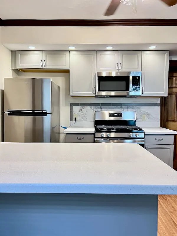 4 bed, 1.5 bath, 1100 sqft, $4,500 — Photo 3