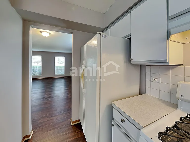 2415 Sisters Ct — Photo 4
