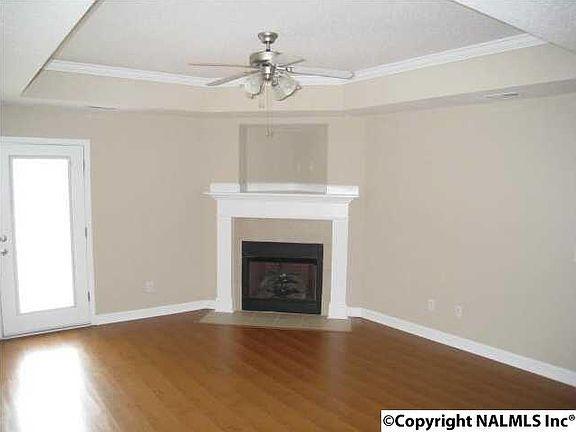 4th image of 200 Chestnut Oak Cir