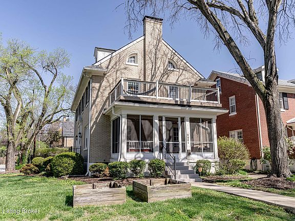 5th image of 2201 Woodford Pl
