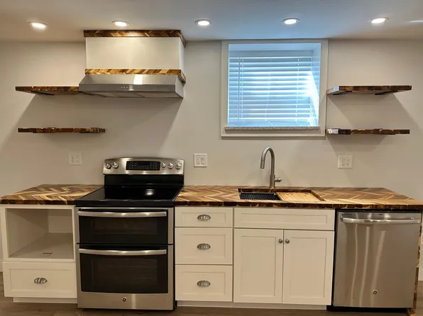 10 Hillside Ave #B, Providence, RI 02906