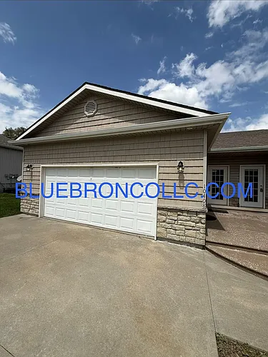 10408 E 45th Ter Photo 1