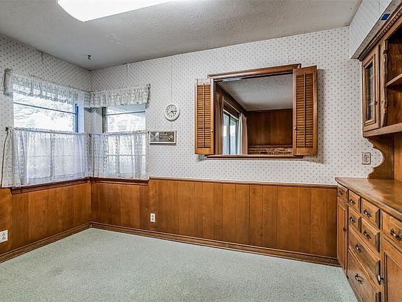 3rd image of 9319 Mercer Dr