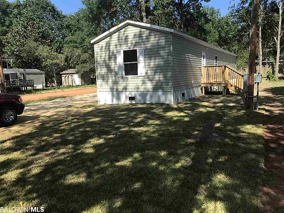 3rd image of 9448 Pinewood Ave