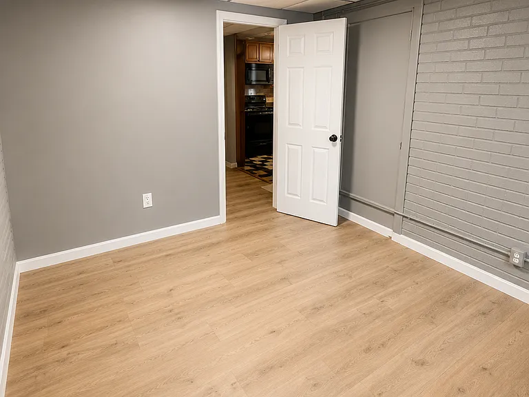 1655 Clover Ln — Photo 7