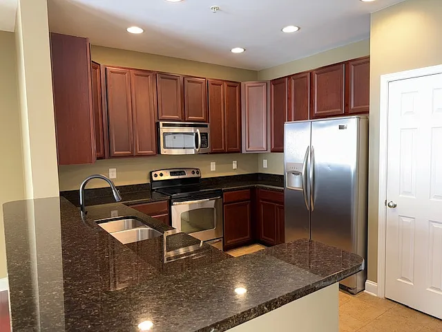 2 bed, 1157 sqft, $1,875 — Photo 2