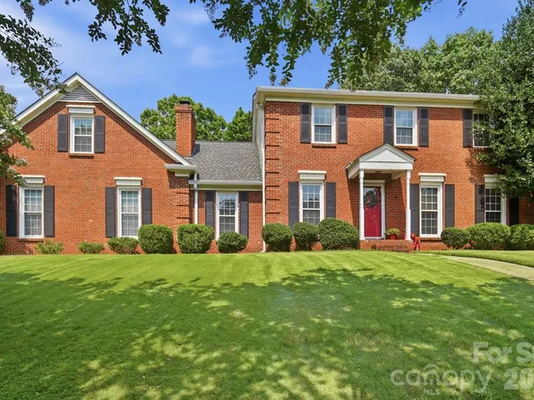 201 Wainsley Pl, Matthews, NC 28105
