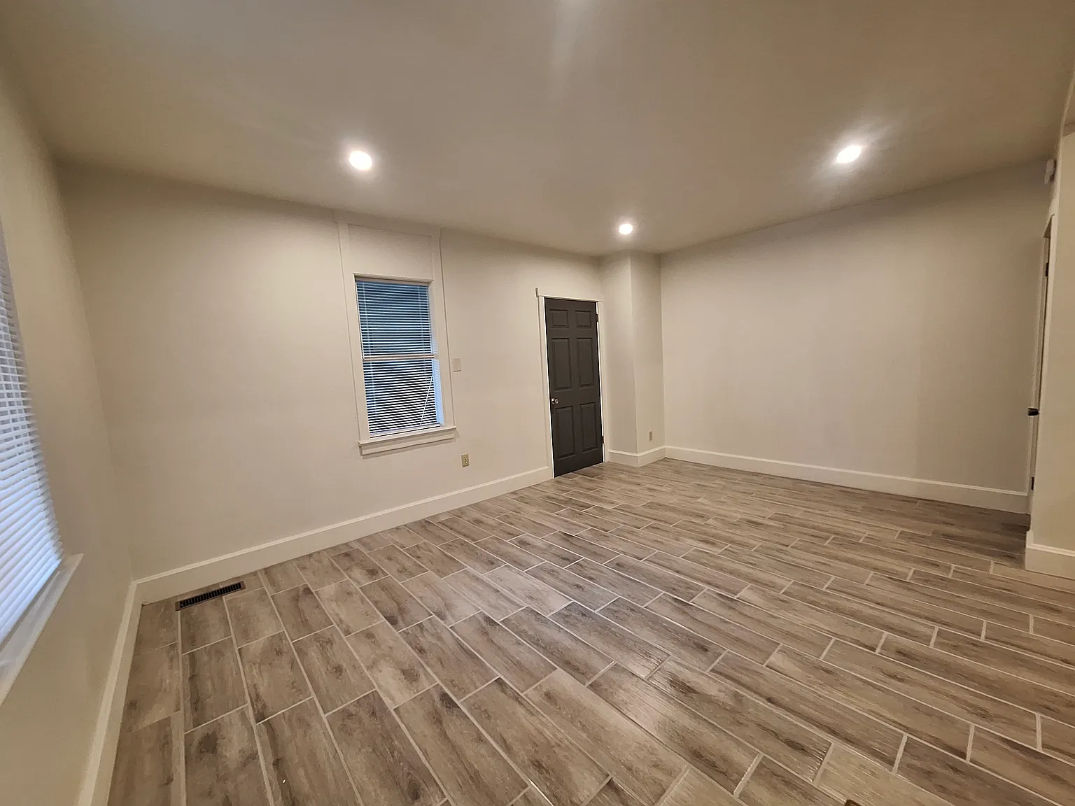 2 bed, 900 sqft, $1,399 — Photo 2