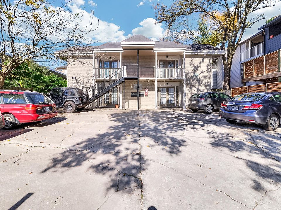 Quiet complex with off-street parking