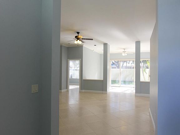 4th image of 240 Sussex Cir