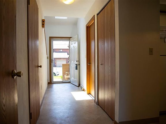 4th image of 104 Theresa Blvd