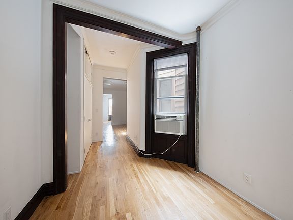 4th image of 644 Leonard St APT 3R