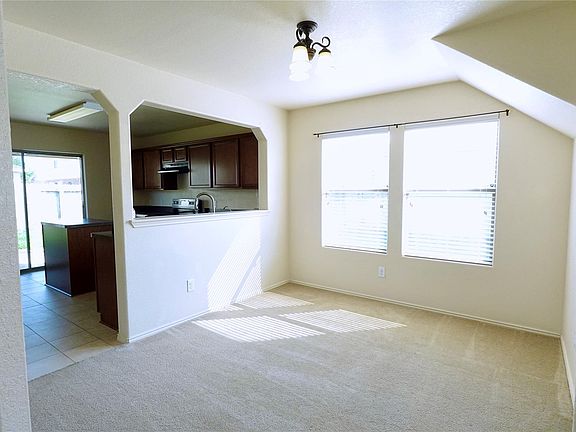5th image of 1323 Kane Ct