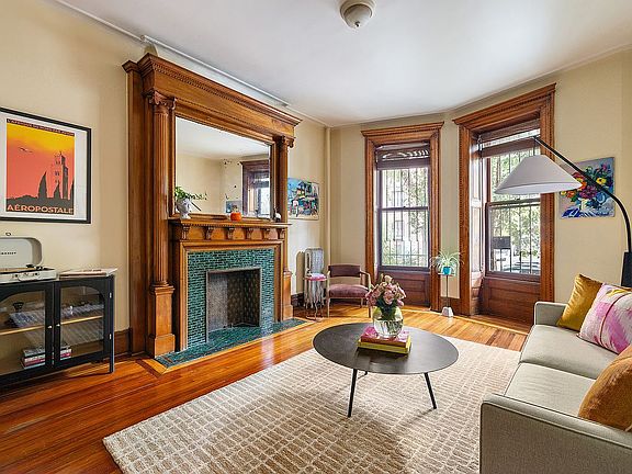 2nd image of 207 Park Pl APT 1FE