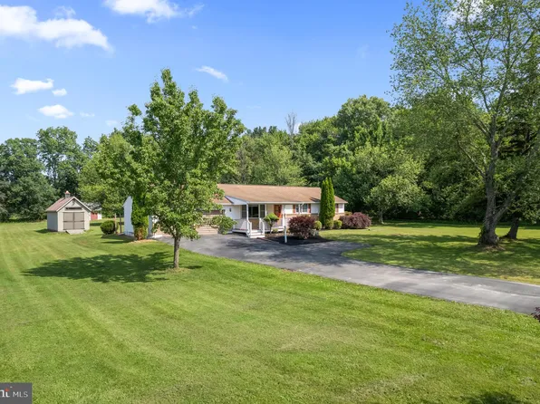 2535 Church Ln, Kintnersville, PA 18930