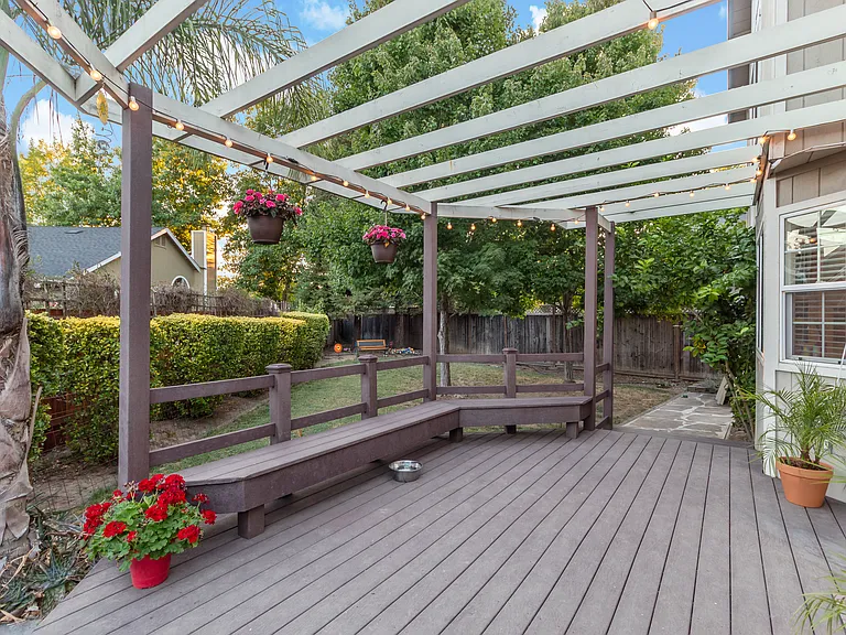 808 Milsom Pl — Photo 24