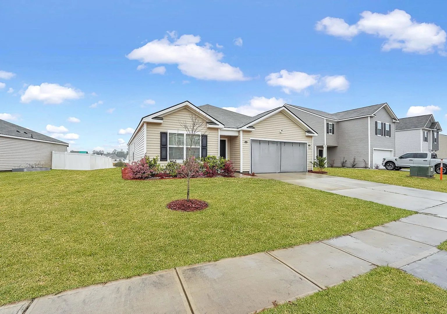 4 Bed, 2 Bath Gem in Park West! — Photo 4