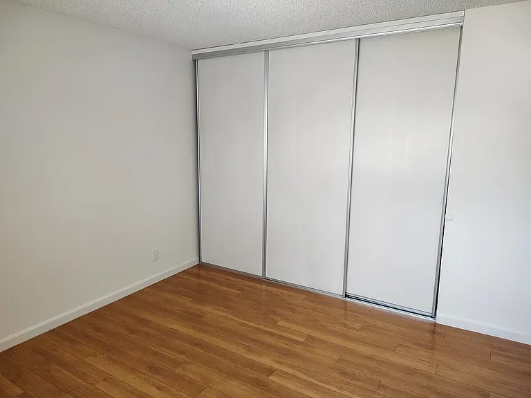 320 W Maple St — Photo 23