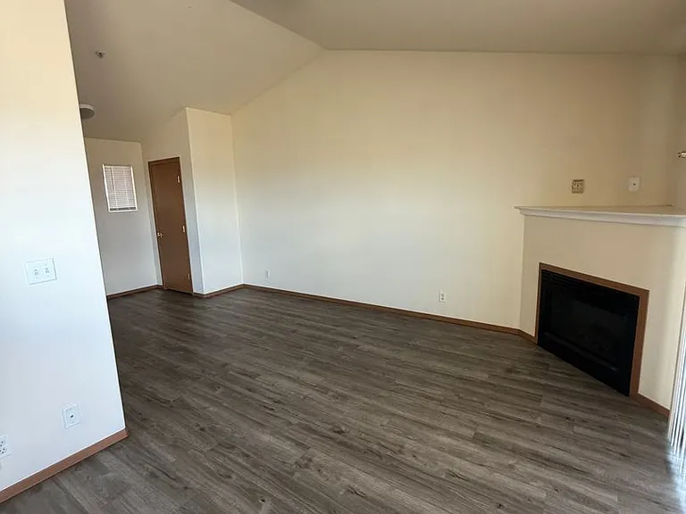 6405 Chapel Hill Blvd #J — Photo 2