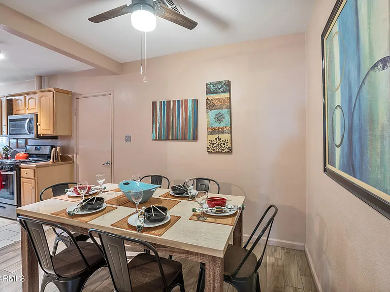 842 W Fairmount Ave — Photo 18
