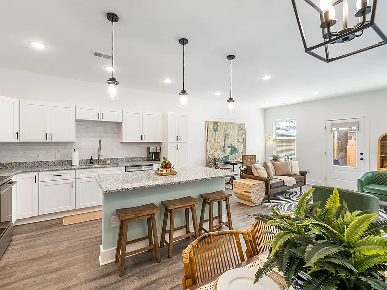 4231 Barnwell Ave — Photo 3