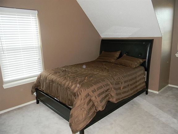 4th image of 214 La Grange Dr