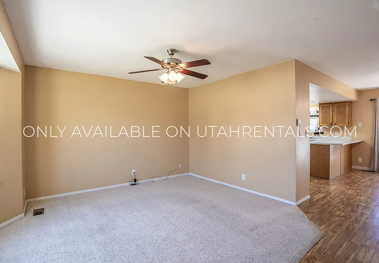 1120 S 850 E — Photo 2