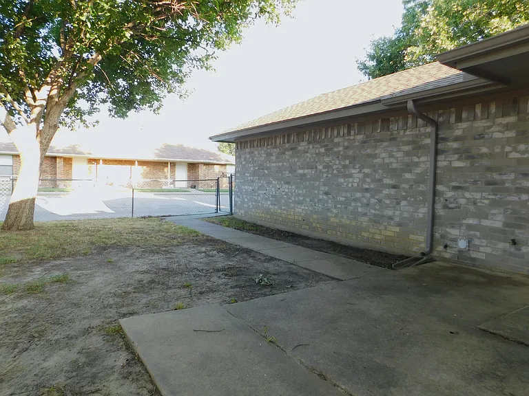 3109 N Bell Ave — Photo 29