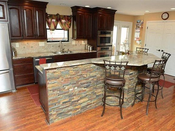 3rd image of 7333 Timbernoll Dr