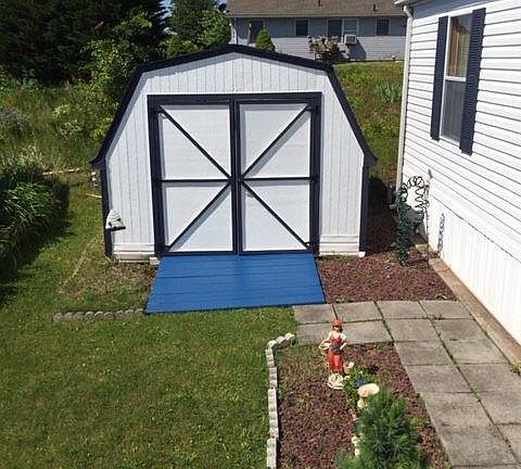 5th image of 45 Hampshire Dr