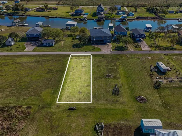 41 County Road 291, Bay City, TX 77414