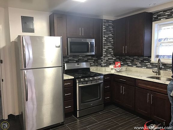 3rd image of 7006 Woodside Ave APT 1B