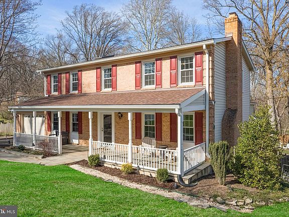 3rd image of 9810 Bridleridge Ct