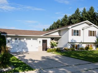 2502 S 36th St, Grand Forks, ND 58201