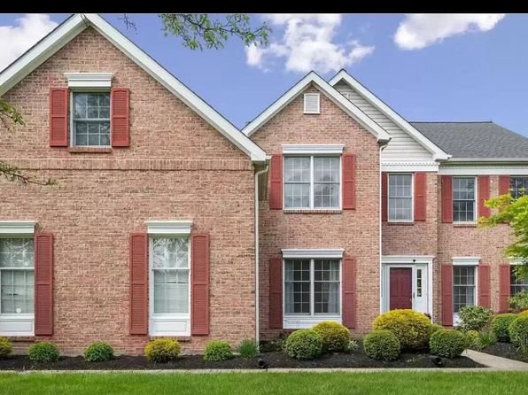 554 Village Rd W