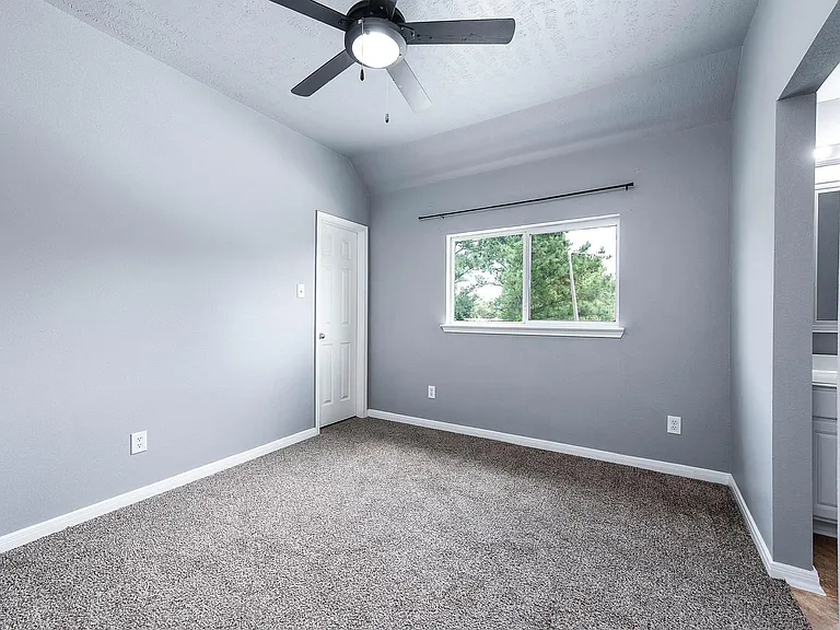 3720 Armand Dr — Photo 30