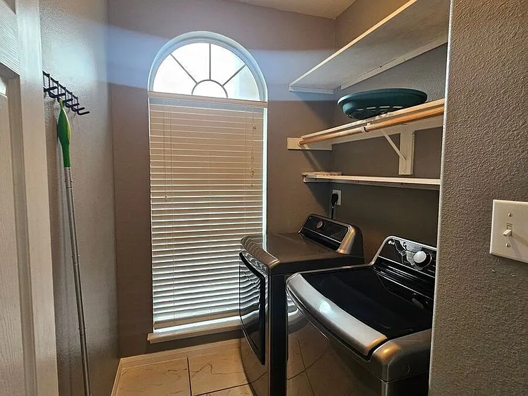 330 Canoe Dr — Photo 8