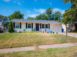 2537 SW Amhurst Rd, Topeka, KS 66614