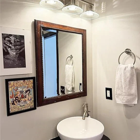 881 Memorial Dr SE #308 — Photo 6