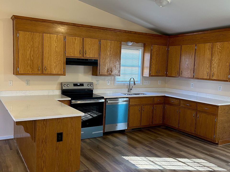 2nd image of 20531 Southlawn Ave