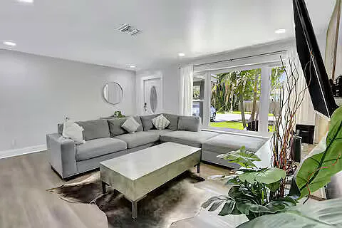 2809 NW 7th Ave — Photo 12